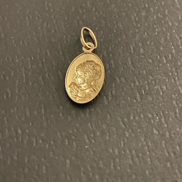 18k solid GOLD CAMEO PENDENT - Picture 2 of 7